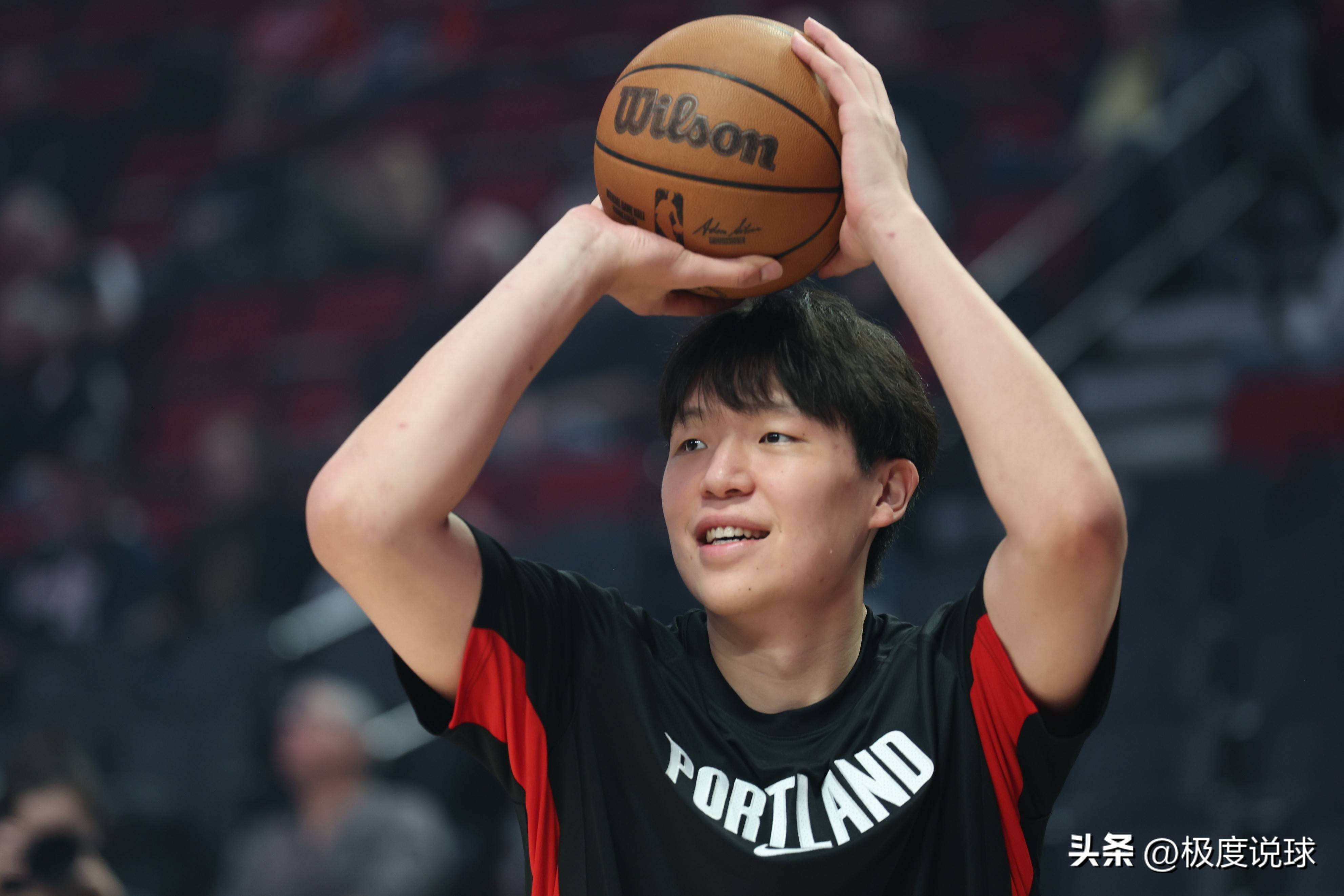 包含孟菲斯灰熊迎CBA常规赛关键赛，窗口期战术微调，质疑声仍在，年轻球员得到机会的词条